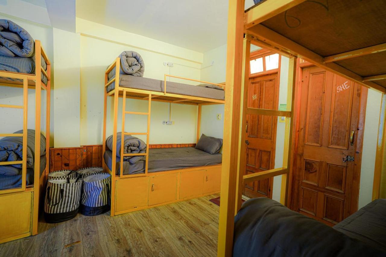 Mars Monkey Hostel & Cafe Manāli Eksteriør billede